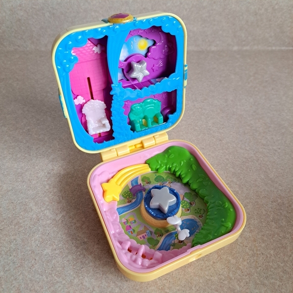 Mattel 2018 Polly Pocket Compact Present Stars Playset Case Only Yellow - Picture 5 of 7